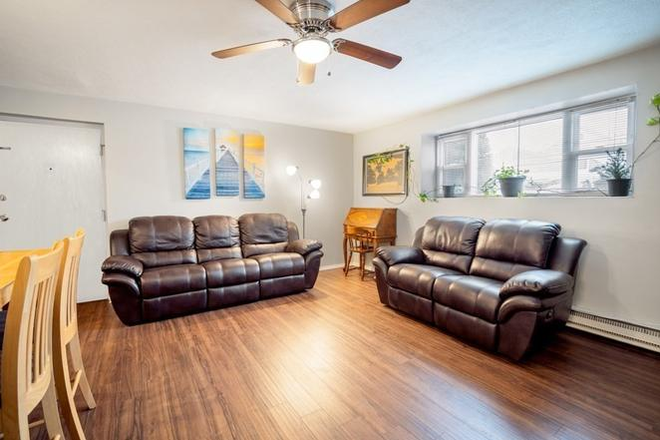 living room - South Medford Clean Quiet Updated Unit! Condo