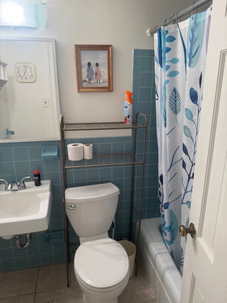 Basement Unit - Furnished - 603G Street SW Two block from the Wharf, Shopping and L'Enfant Plaza Station Townhome