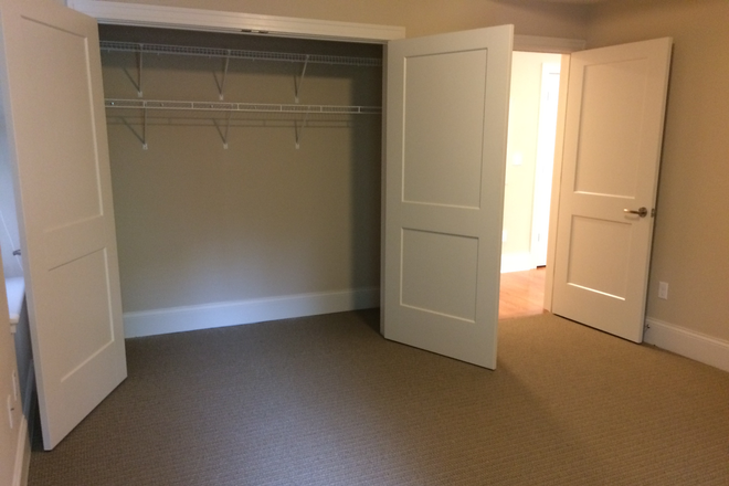 Bedroom - Jan-Aug 2027 sublet available, 1b1b, close to campus and Delmar Loop Apartments
