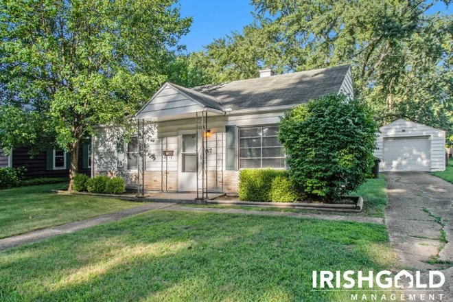 Facade - IRISHGOLD Property, sublet FALL 2025-SUMMER 2026