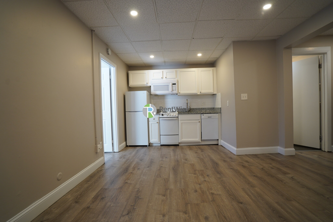1 - AVAIL NOW-Sweet Allston 1 bed, H/Hw inc, Cat ok! No broker fee!