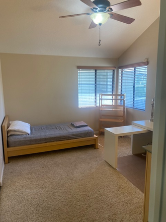 2nd bedroom avail June 1st - Female only/lrg private bdrm avail. June 16th