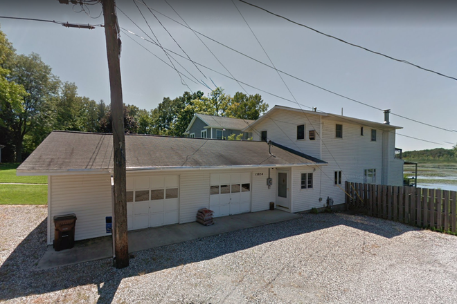 Street view of the house - Lake House on Park Lake