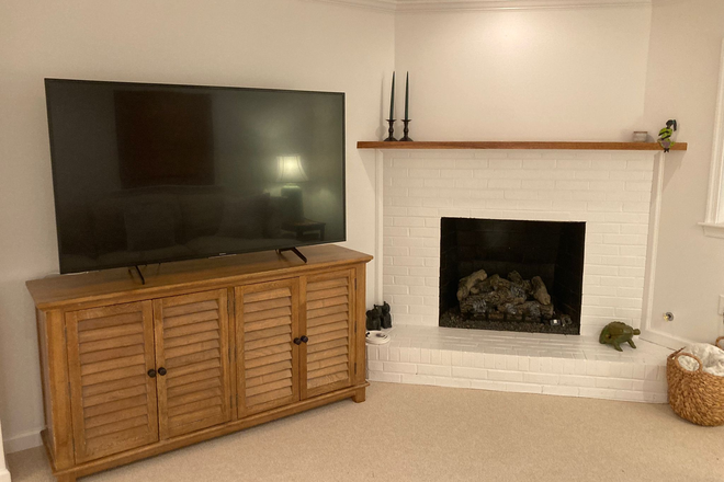 entertainment room - Fully Furnished House with Great Location in Boonsboro