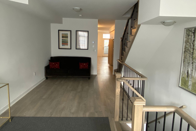 Living area - Absolutely Stunning Brand New 5-Storey Townhouse In the Heart of Yorkdale (Shared Housing)