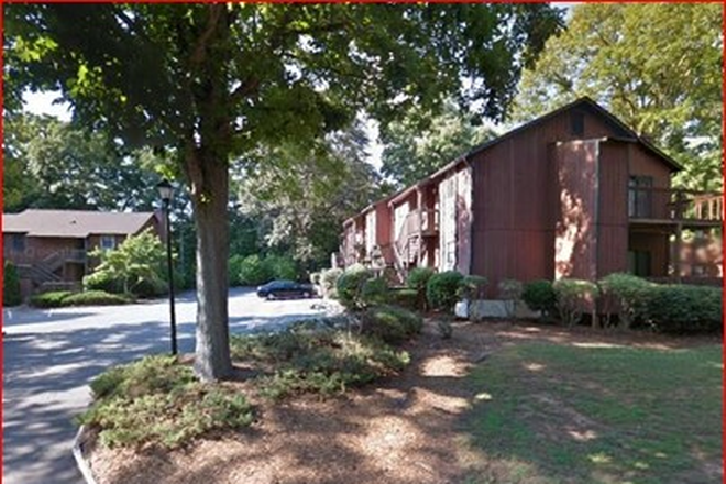 Outdoor Street View from Howell St. - Across street from WFU!!! Aspen Park Condo - Walking or Biking Distance to WFU