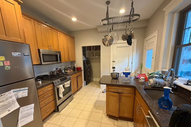 Kitchen - 403 Washington St APT2