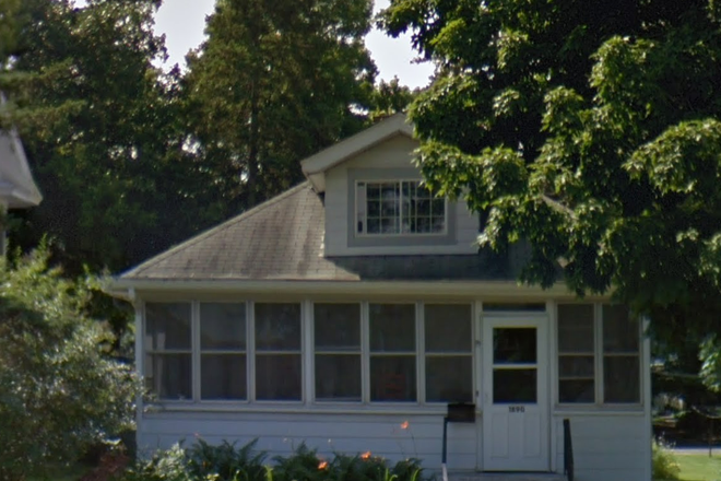 Outside Street View - House close to UST