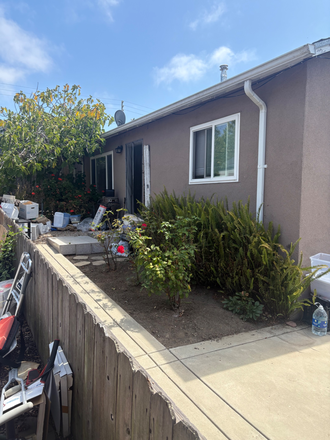 Exterior of ADU - Cozy Cottage near EC Plaza BART available on 9/15