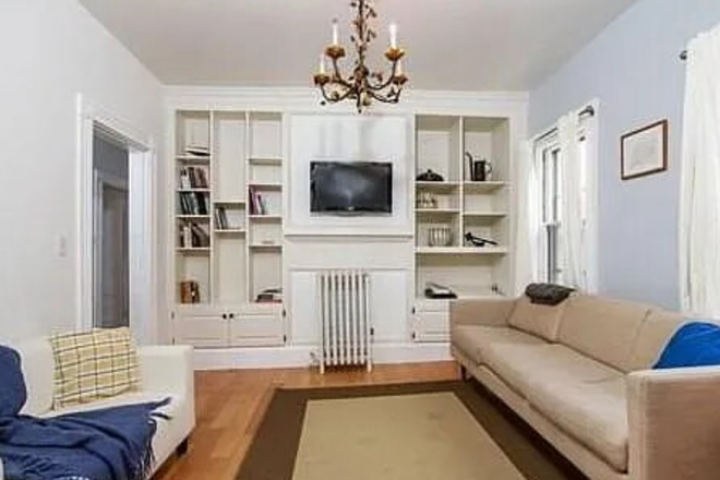 Living Room - Prime Inman Square Location! 18 Saint Mary Rd., #2, Cambridge, MA 02139 Apartments