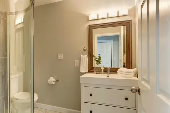 Mandala Suite Private Bathroom - Furnished 1BR 1BA Suite 10 min Walk to JHU Homewood - All Utilities Included!