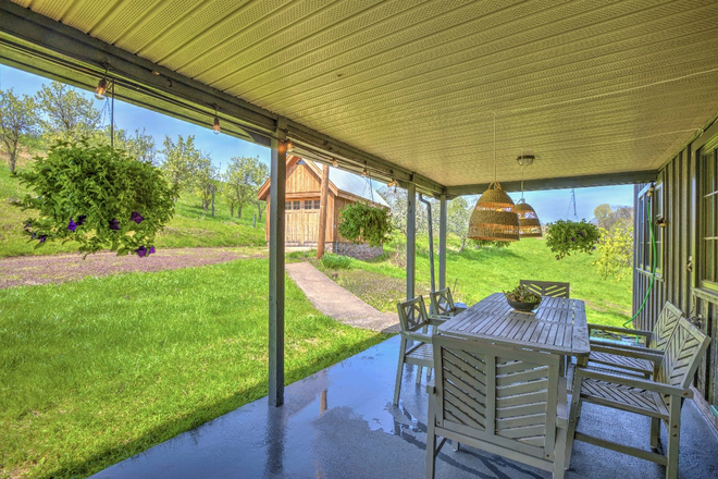 Porch - Furnished 2BR barn home-Red Cliff Rd-Upper Black Eddy,PA