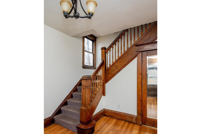 Entrance - Huge 6 Bedroom SFH- Close to Saint Thomas- June Move In House