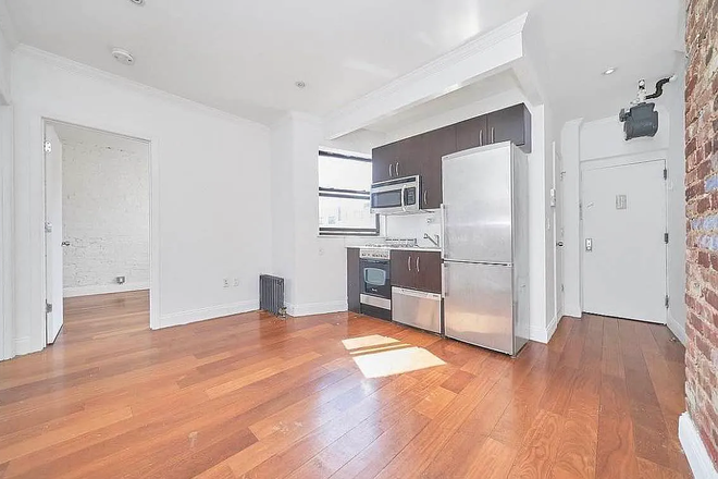 commonarea - Urgent! East Village Room, 0.8 Mile Walk to NYU, 12-Month Lease Starting Aug 1 Apartments