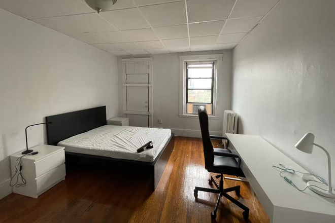 ROOM3 - 238 Hemenway