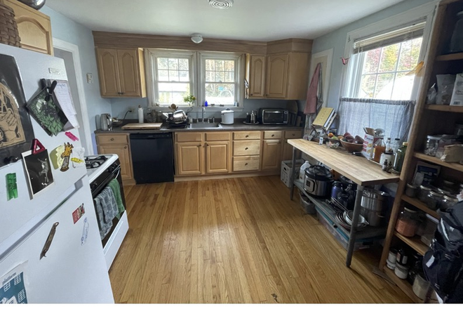 Kitchen, view 2 - Sweet 2bdr Greenfield House for Sublet