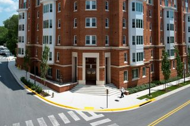 Building - South Campus Commons 7 Apartments