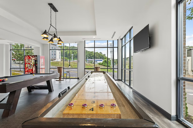 clubhouse - 303 Flats, Apartment close to campus