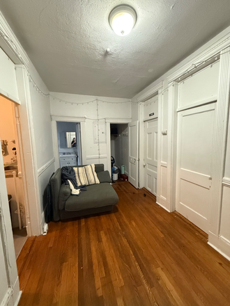 Entry way - Close to campus apartment