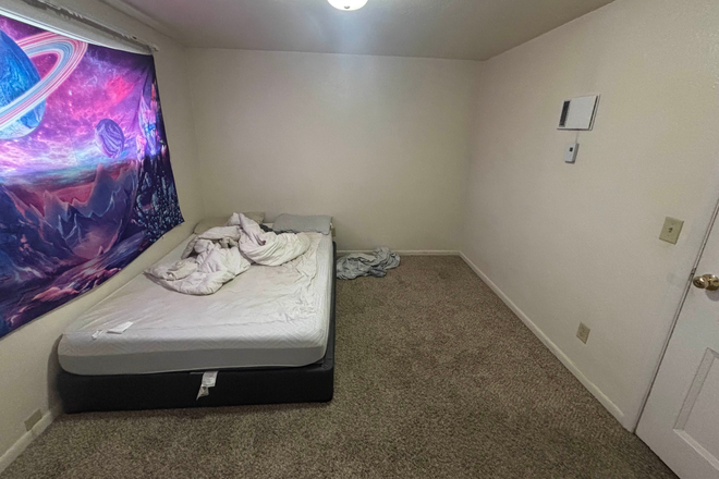 Room for Rent - Pebble Beach Apartments