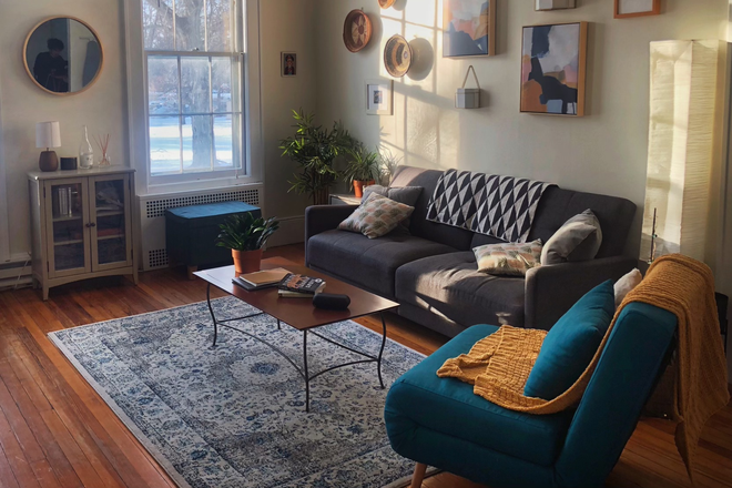 Living Room - 2BR/1 Bath Apt in Charming Cranbury. 1 Block to town