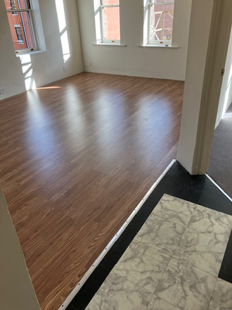 LR - Gorgeous Unit close to Transportation Apartments