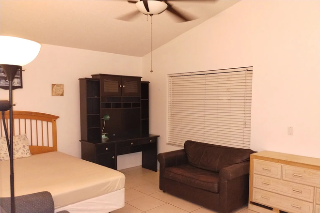 Master Room Window looking out to a fenced back yard - (Reduced) Furnished Master Room with Private Bath House