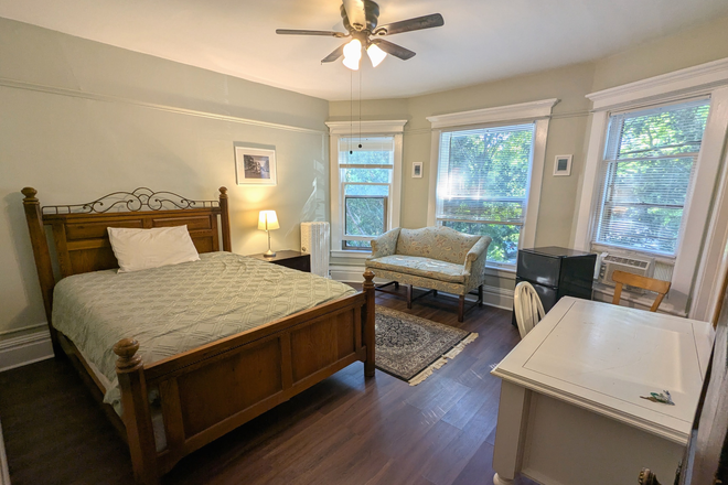 Bedroom - Private Room | 5 min to campus | July and August