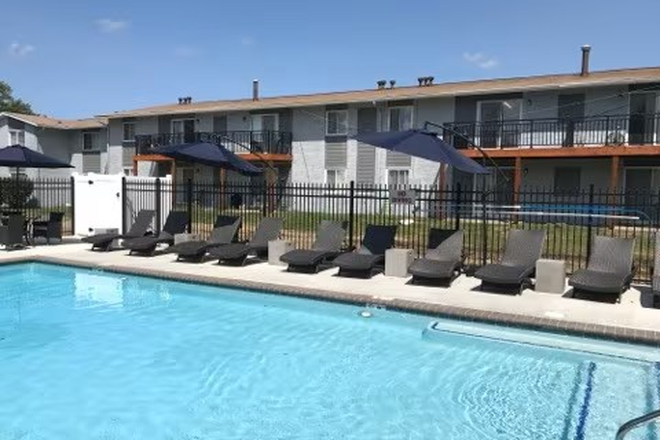 Pool - University Crossings Apartments