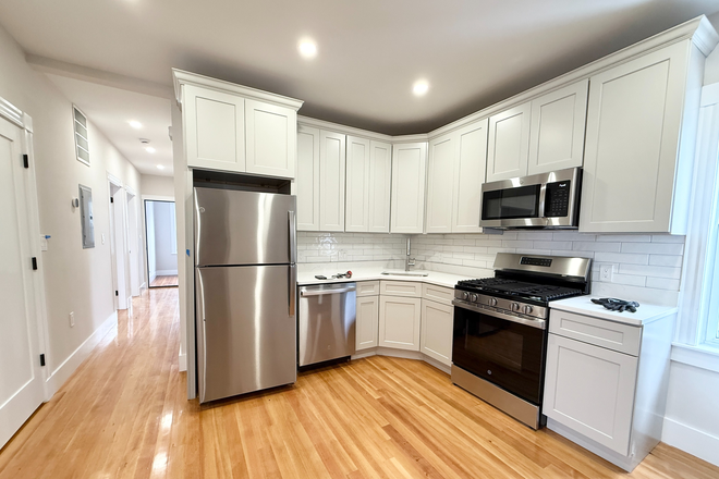 Kitchen - Fully Renovated 3 Bedroom 1.5 Bathroom on Raven St