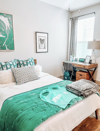 Fully furnished bedroom (model bedroom) - Union Chapel Hill Apartments