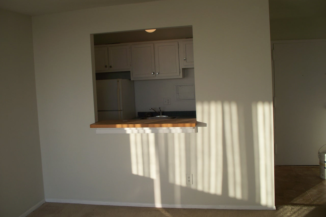 13 - Small 1 Bed Apt with Beautiful 19th Floor View