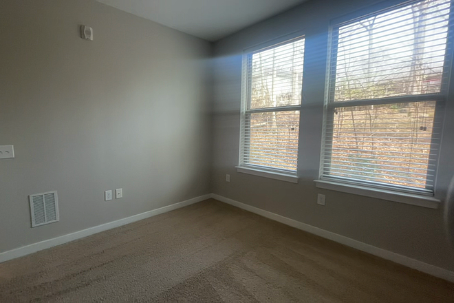 bedroom - The Alloy Apartments