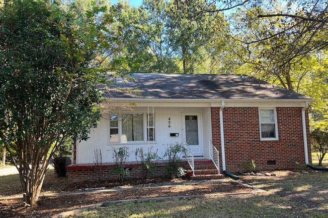 Outside street view - House in Mill Village, Carrboro