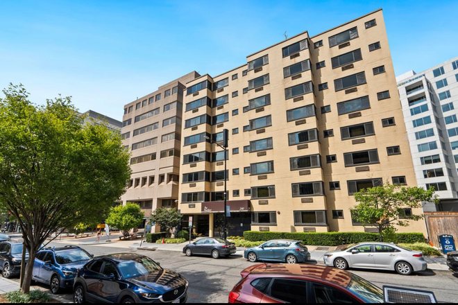 Located at 21st and I Sts NW - Foggy Bottom Studio Apt