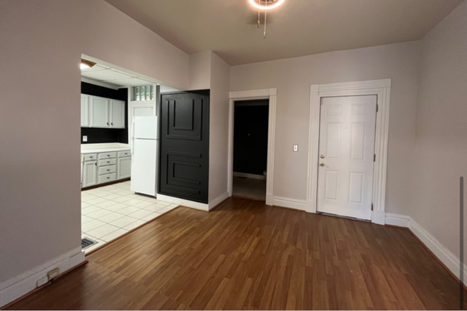 Living Room - Oak Street Home near UC Medical Campus