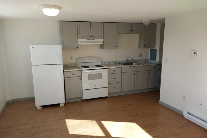Kitchen - High St. Apartments                                     HEAT, HOT WATER & ELECTRIC INCLUDED!