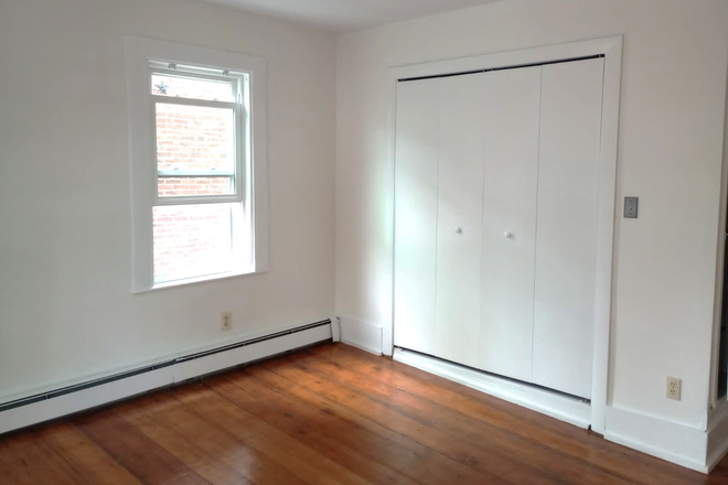 Bedroom 1 - 2 bed, 1 bath condo, 10 mins walk from Kendall Square