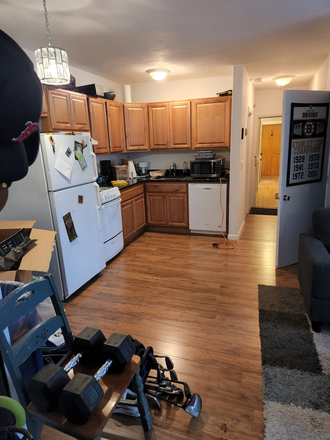 . - Bright & Sunny 2 Bed / 1 Bath in the North End available 09/01/2026!!! Apartments