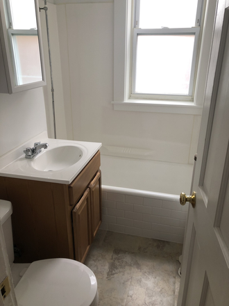 Visit hubrealtyproperties.com - Front facing one bedroom, great location Apartments