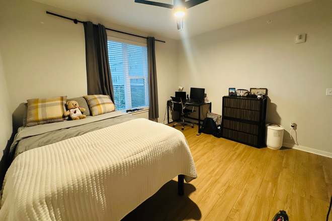 Bedroom - UFORA, 4x4 Master Bedroom Apartments