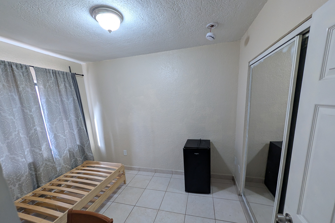Your room - Private bedroom in a share appartment