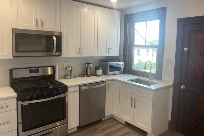 . - RENOVATED 3 Bed / 1 Bath w/ LAUNDRY IN UNIT & Parking! Available 6/1/26!! Apartments