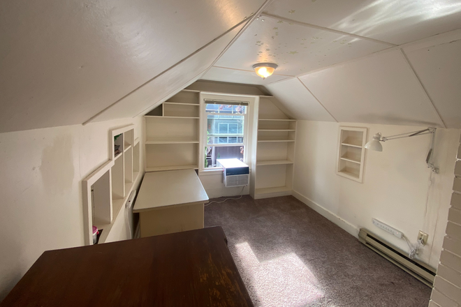 upstairs bedroom for rent angle #1 - Cute house next to campus