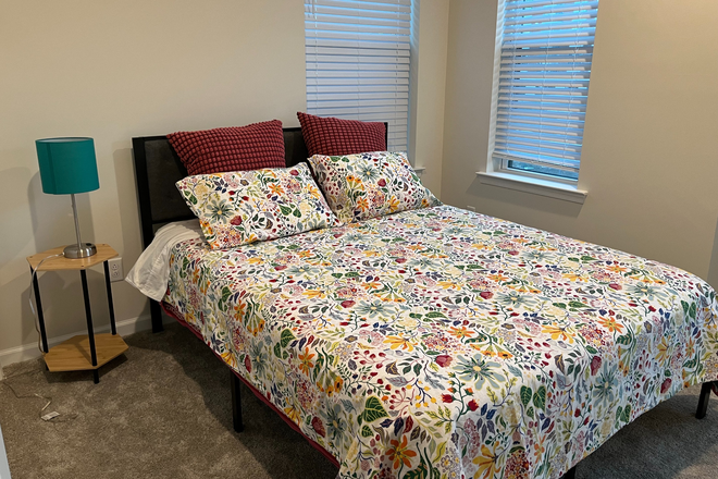 Bedroom - Furnished room in shared thome-Parker Blvd-Princeton Junction