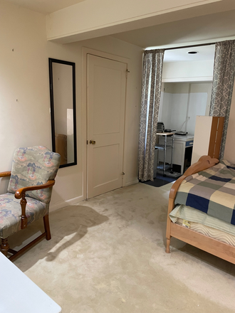 Private furnished bedroom and private cooking area - Private furnished bedroom with a private cooking area House