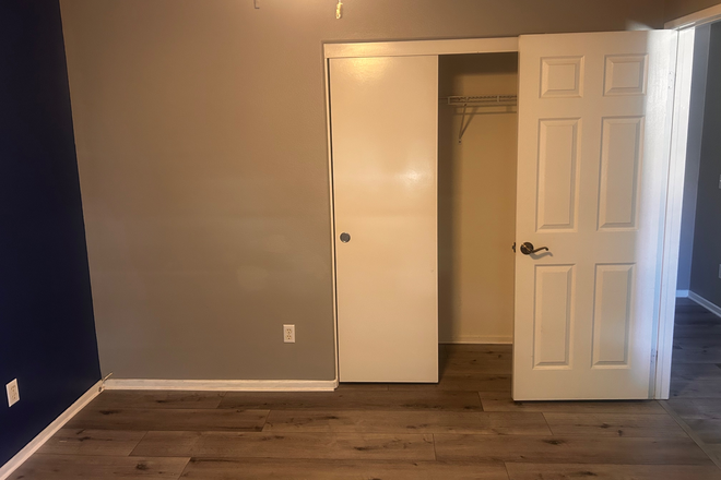 Bedroom - Room near school