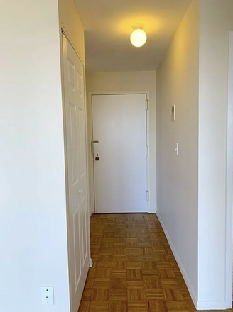 Entrance hallway - Spacious apartment between Harvard Square and Central Square