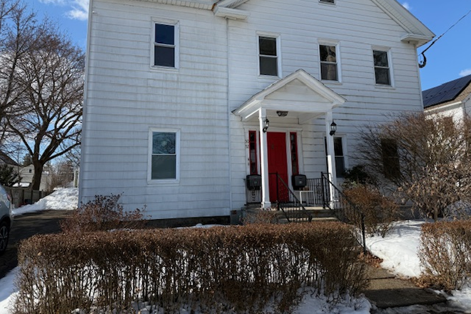 Exterior - 50 Grant Ave, Northampton, MA - 2 bedroom Apartments