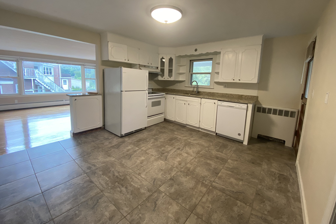 Kitchen - 70 Lyman Street Apartments Unit 4